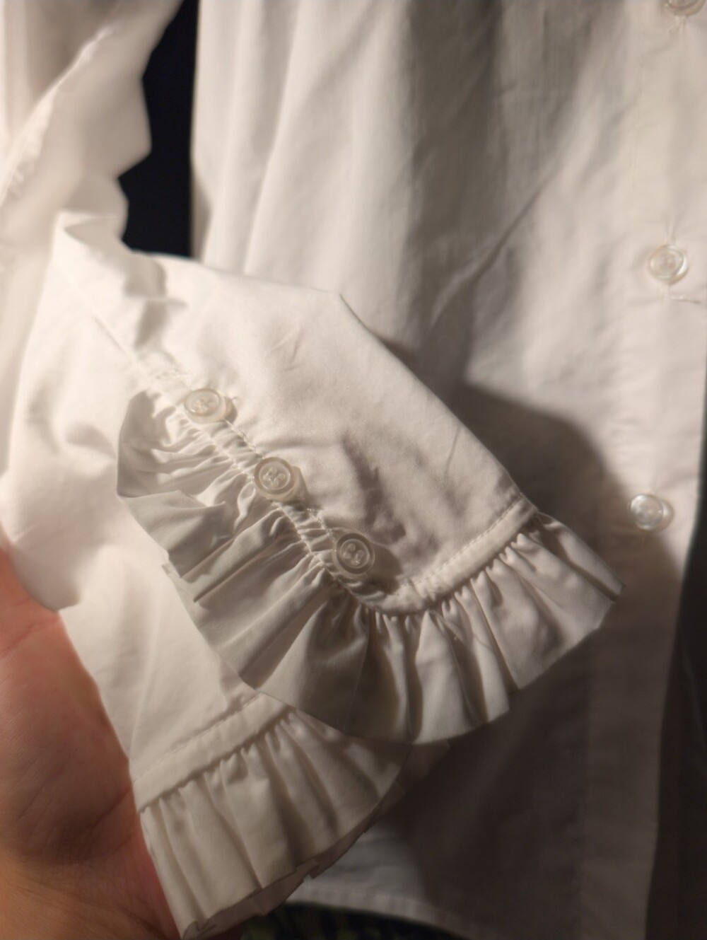Classic White Ruffle-Collar - Picture 3 of 4